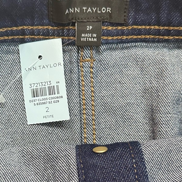 ANN TAYLOR ~ Belted Dark Wash Denim Midi A-Line Skirt w/Bold Gold Hardware - Picture 3 of 9